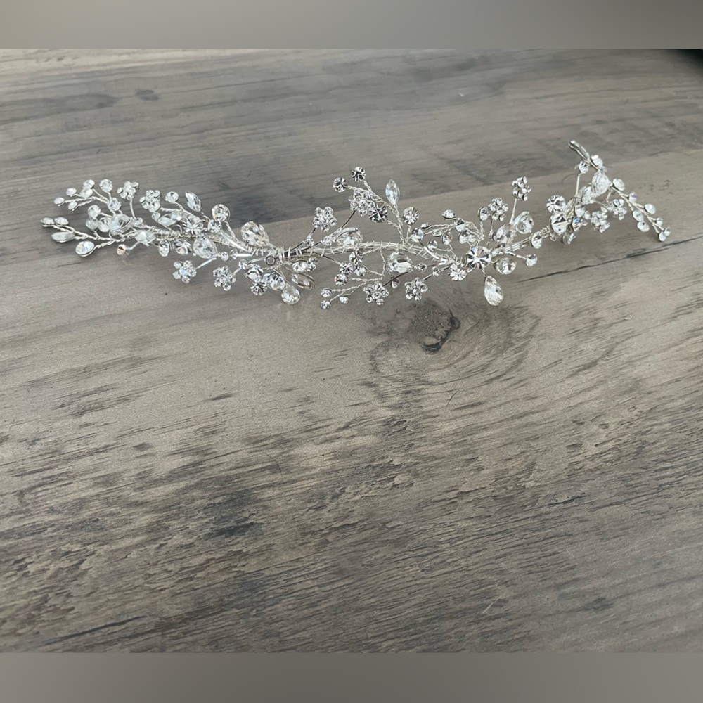 Elegant Silver Hair Accessory